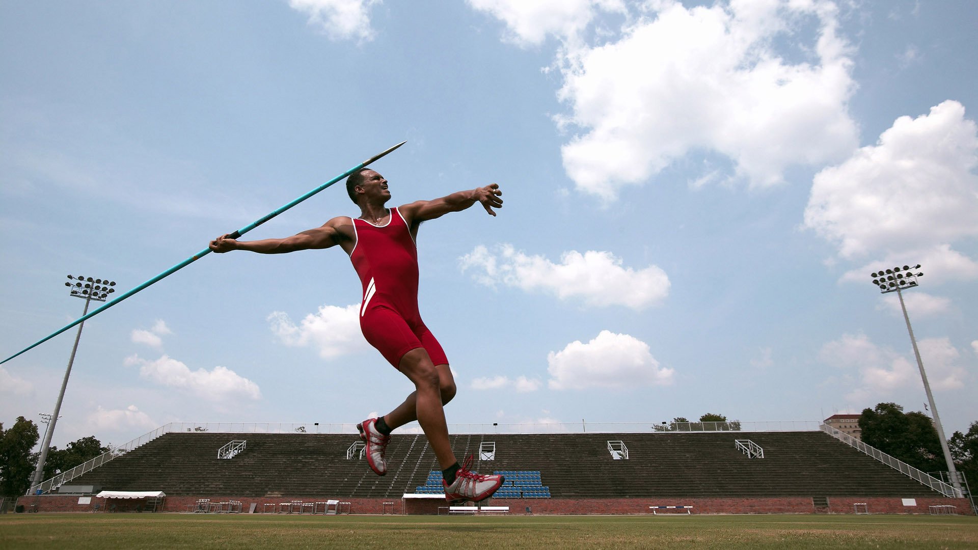 赛事组委会召开安全动员会议确保比赛期间各环节平稳运行，赛事动员会讲话